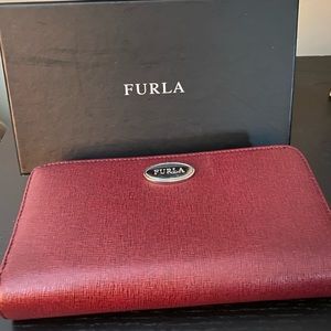 ON SALE: FURLA wallet